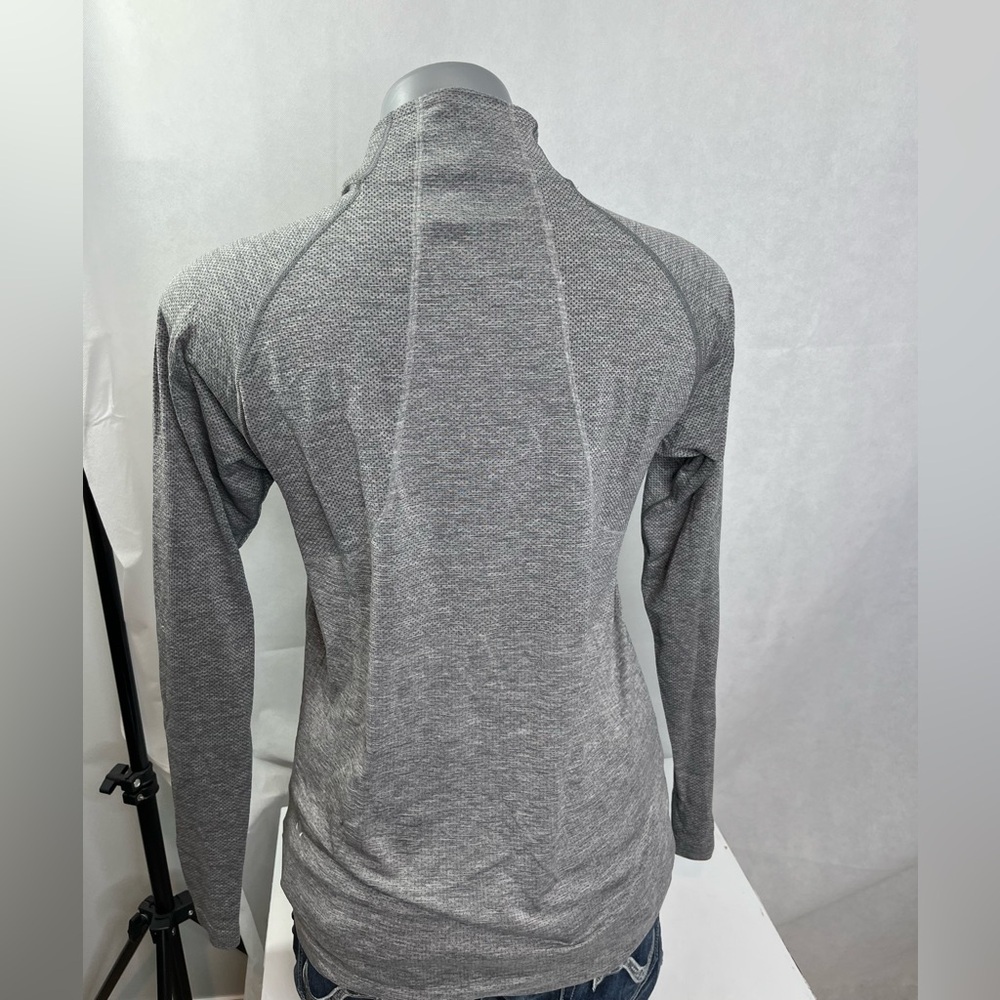 Lululemon Gray Quarter-Zip Women's Exercise Top - Picture 2 of 6
